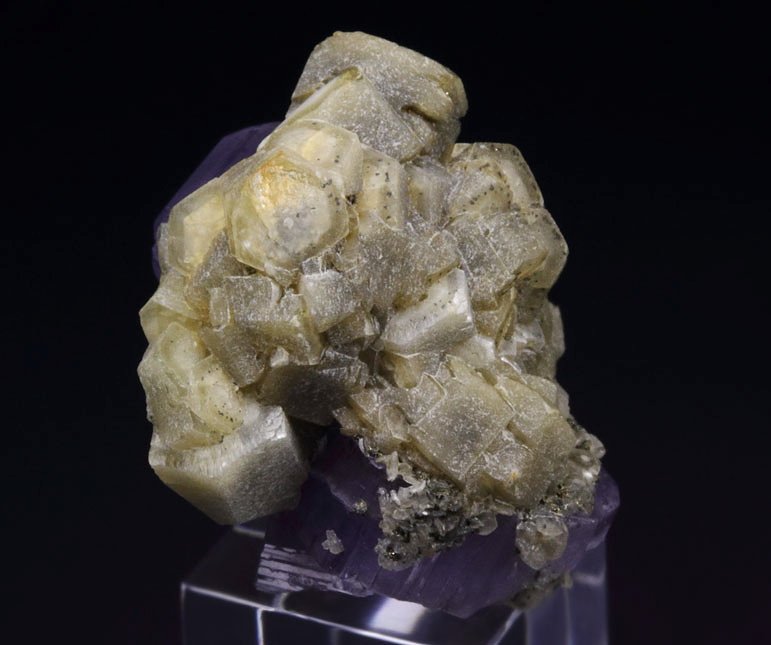 gemmy purple FLUORAPATITE, SIDERITE