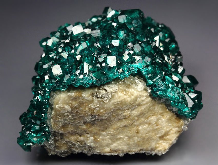 gem DIOPTASE