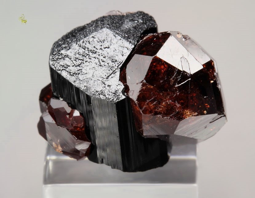 gem GARNET var. SPESSARTINE, TOURMALINE var. SCHORL