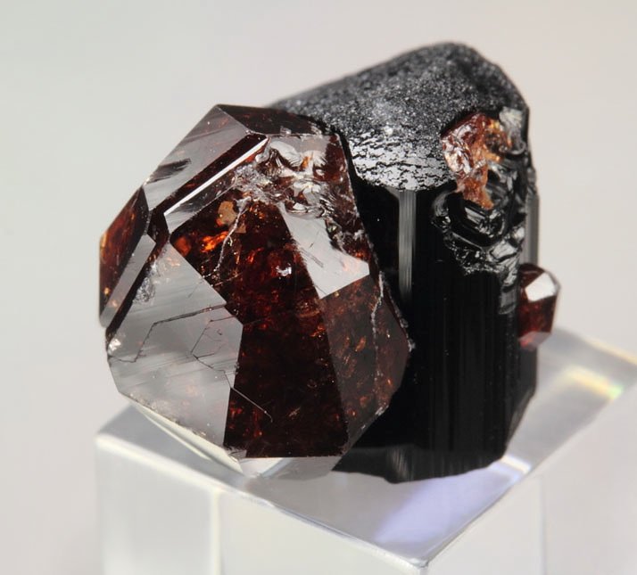 gem GARNET var. SPESSARTINE, TOURMALINE var. SCHORL