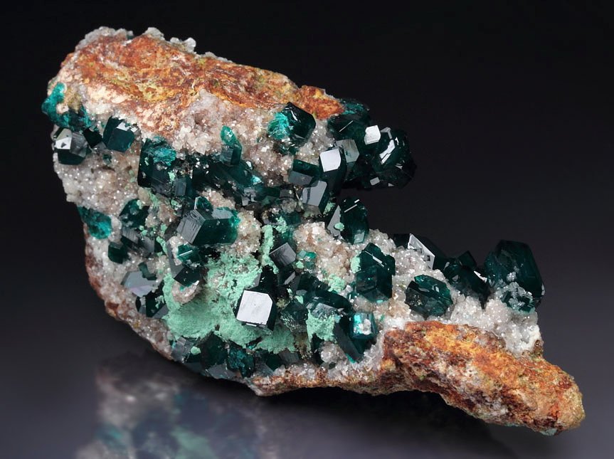 gem DIOPTASE, CALCITE, MALACHITE