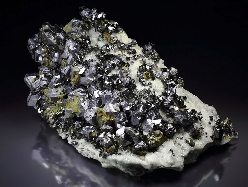 twinned GALENA, CHALCOPYRITE, gem SPHALERITE var. CLEIOPHANE, QUARTZ 