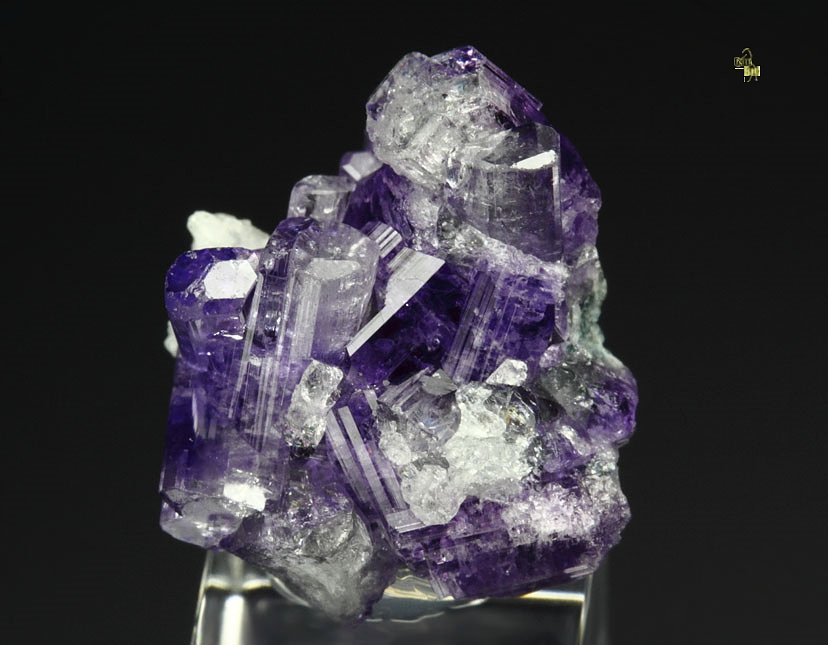 gem FLUORAPATITE, ALBITE