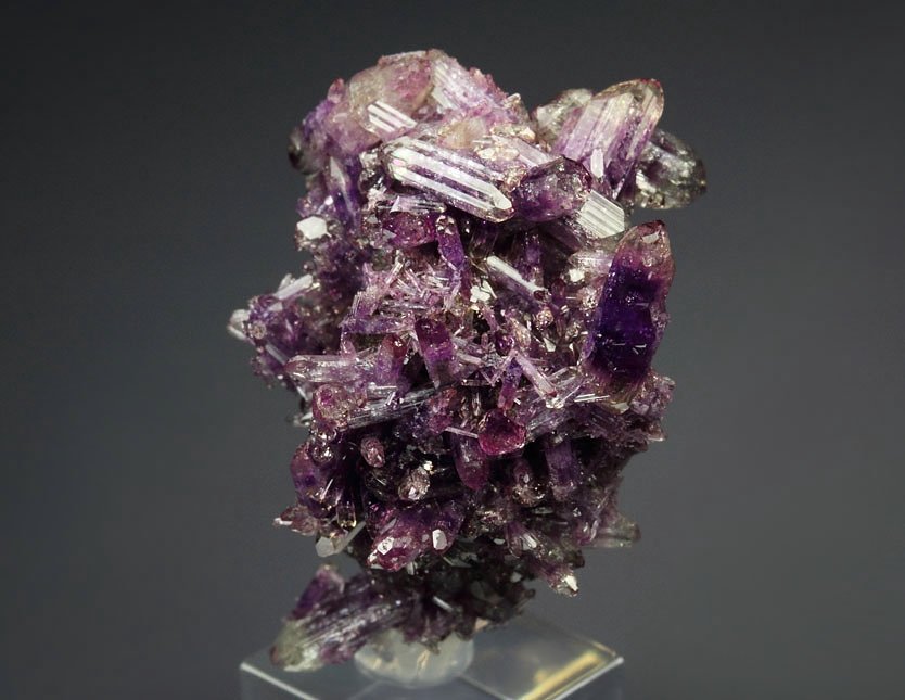 bi-terminated VESUVIANITE var. MANGANOAN - floater