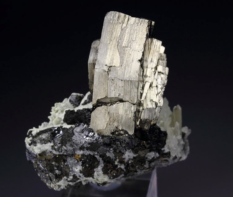 PYRRHOTITE, SPHALERITE, QUARTZ