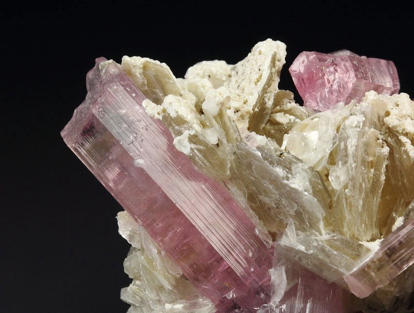 pink gem TOURMALINE var. ELBAITE, MUSCOVITE