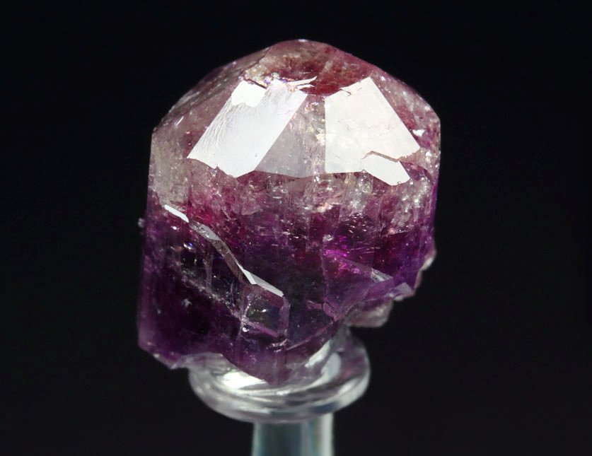 gem VESUVIANITE var. MANGANOAN