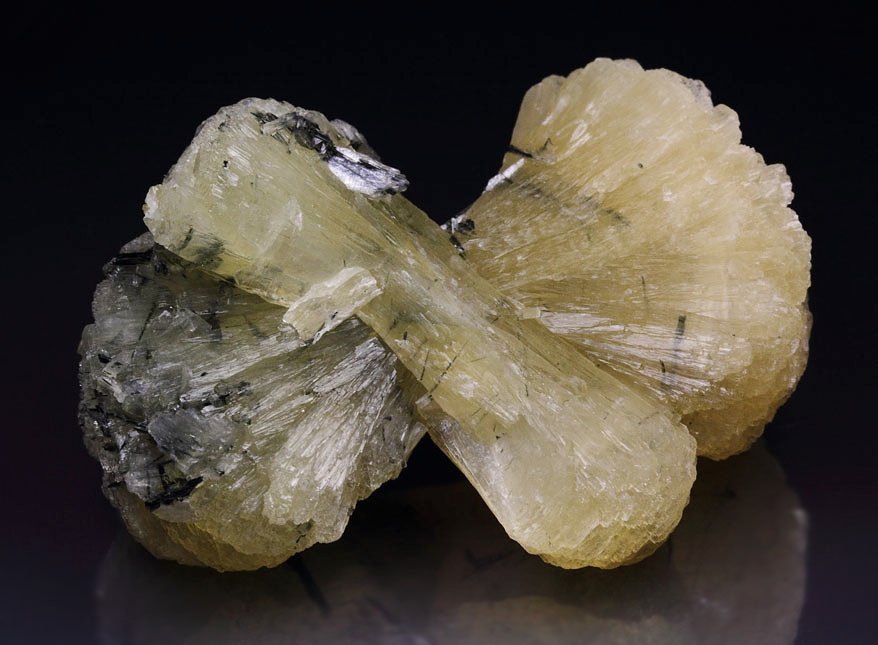 bow ties STILBITE with EPIDOTE inclusions - floater