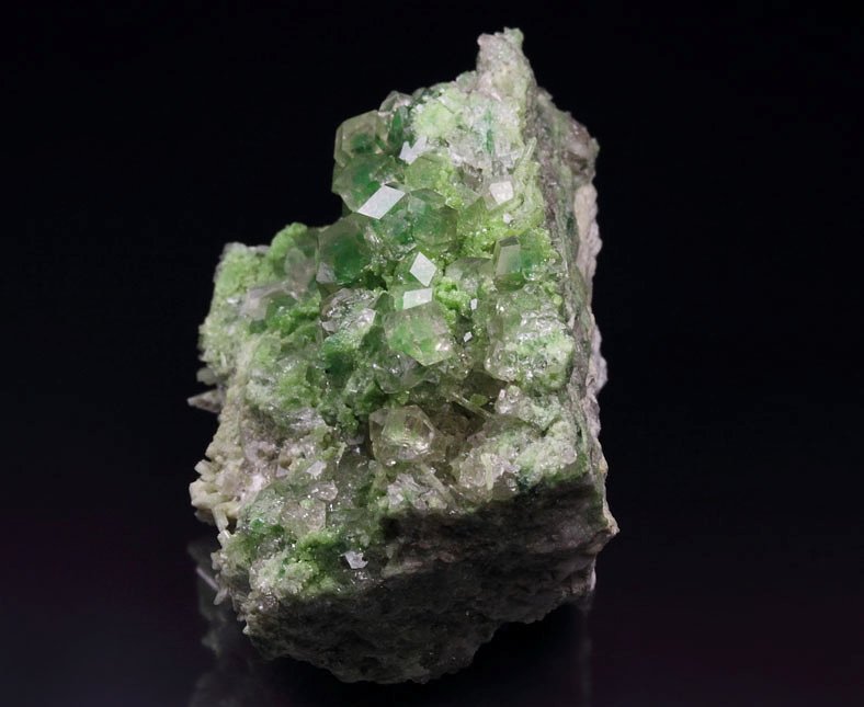 gem GARNET var. GROSSULAR with GREEN CHROMIAN PHANTOMS, DIOPSIDE