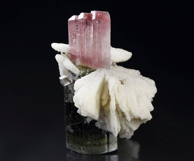 gem bi-terminated TOURMALINE var. ELBAITE multicolor, ALBITE 