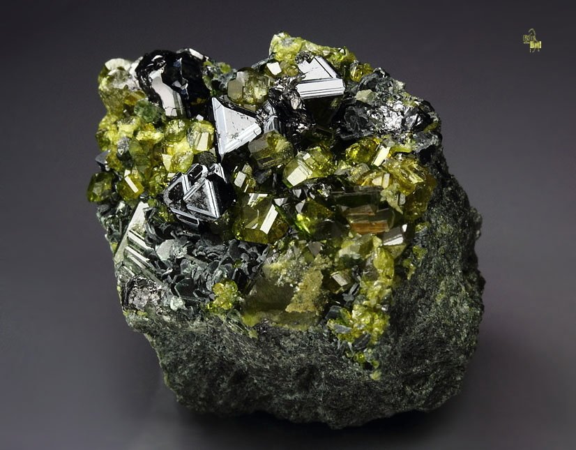 MAGNETITE, gem EPIDOTE, DIOPSIDE