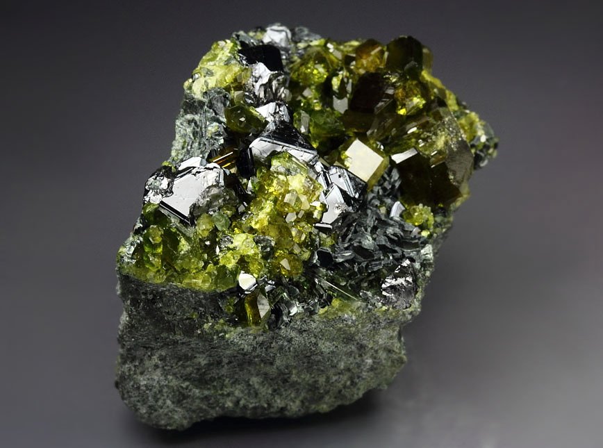 MAGNETITE, gem EPIDOTE, DIOPSIDE