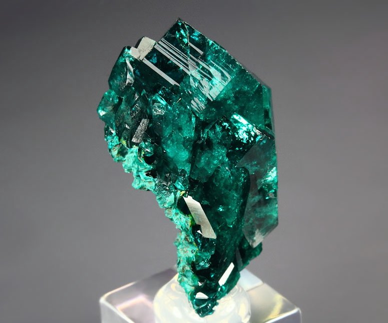 gem DIOPTASE  bi-terminated