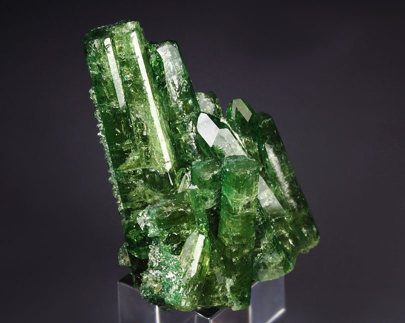 gem VESUVIANITE var. CHROMIAN