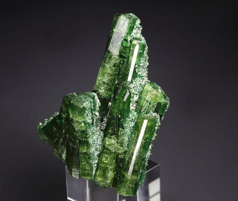 gem VESUVIANITE var. CHROMIAN