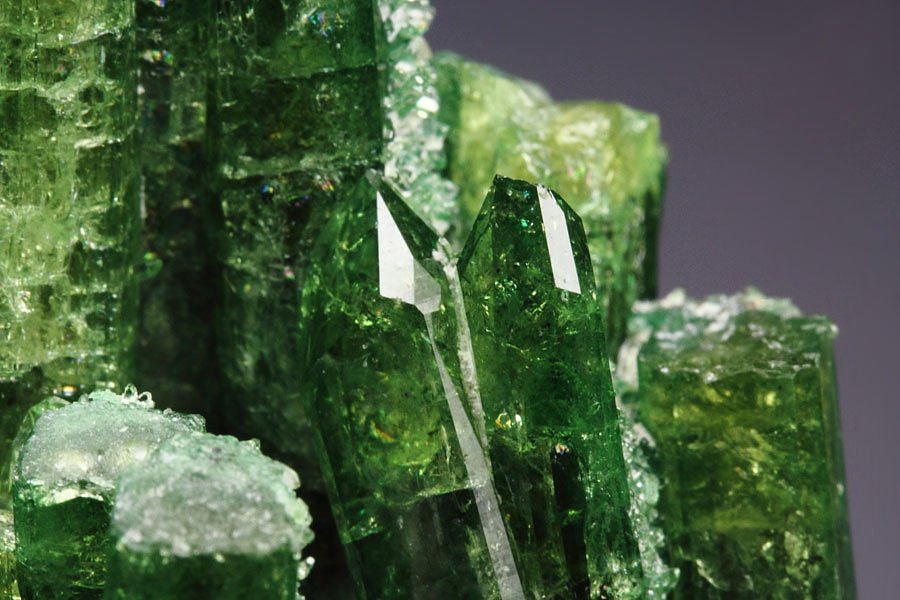 gem VESUVIANITE var. CHROMIAN