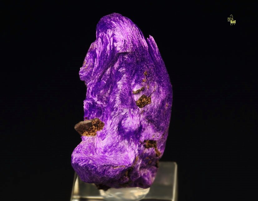 crystallized SUGILITE