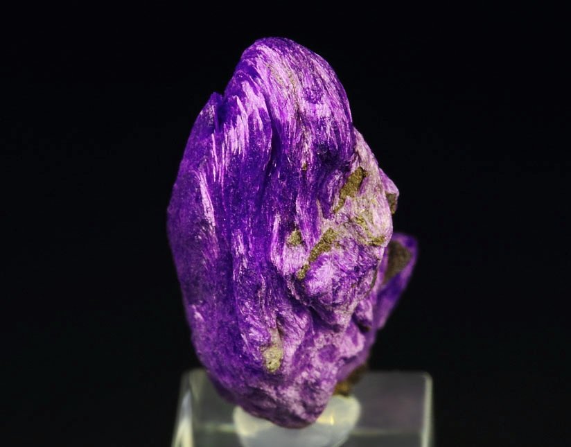 crystallized SUGILITE