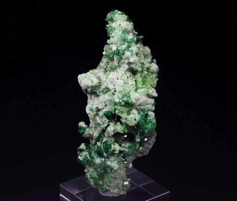 gem GARNET var. GROSSULAR var. CHROMIAN, DIOPSIDE, CHROMITE