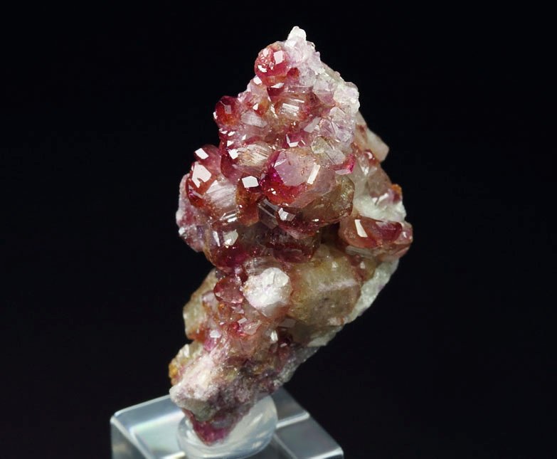 gemmy VESUVIANITE with RASPBERRY CAPS 