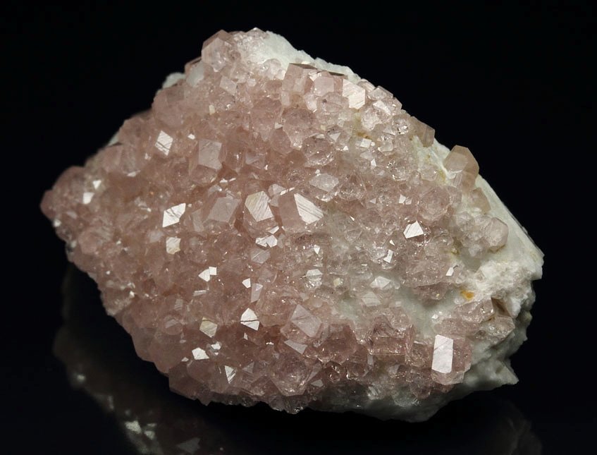 gem pink GARNET var. GROSSULAR