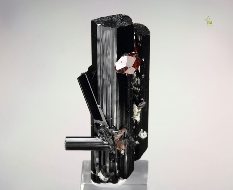 gem GARNET var. SPESSARTINE, TOURMALINE var. SCHORL