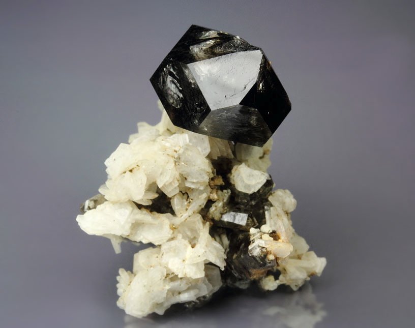 QUARTZ var. SMOKY, ALBITE