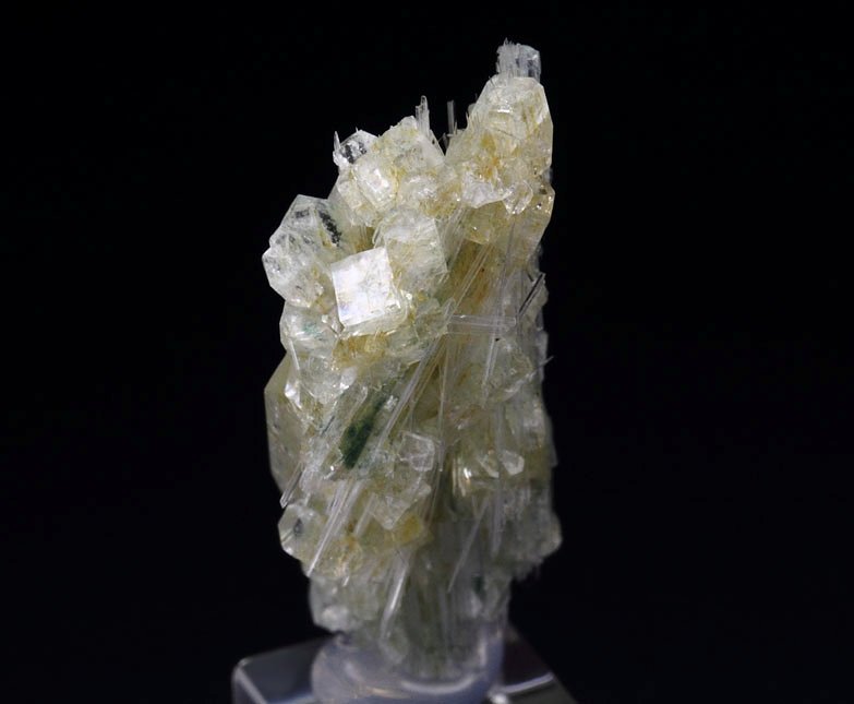 PECTOLITE, APOPHYLLITE