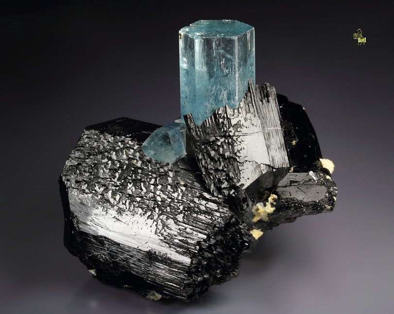 gem BERYL var. AQUAMARINE, TOURMALINE var. SCHORL, MICROCLINE