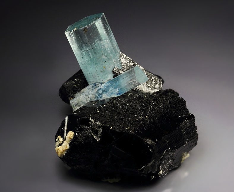 gem BERYL var. AQUAMARINE, TOURMALINE var. SCHORL, MICROCLINE