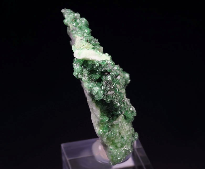 gem GARNET var. GROSSULAR var. CHROMIAN, DIOPSIDE