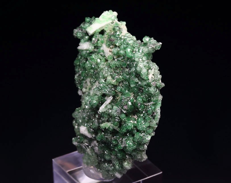 gem GARNET var. GROSSULAR var. CHROMIAN, DIOPSIDE