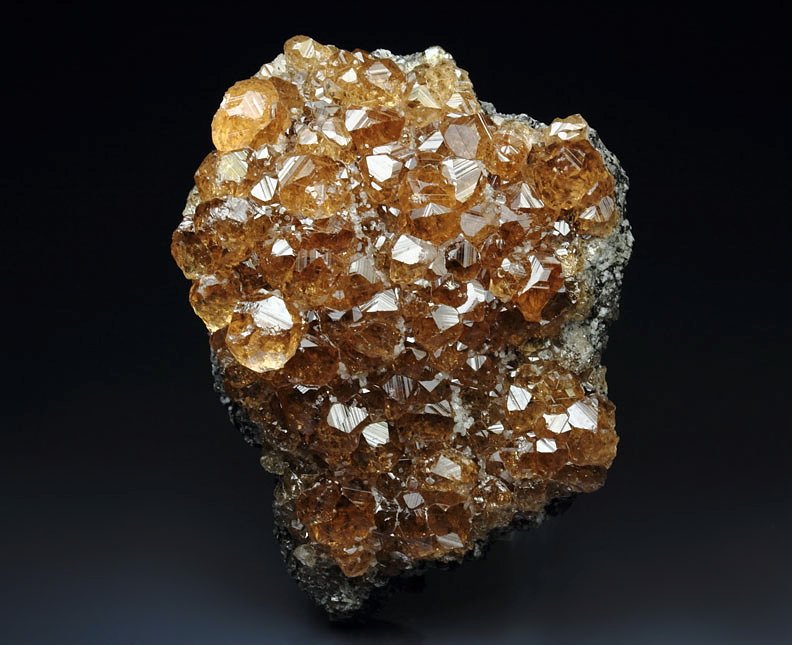 gem GARNET var. GROSSULAR