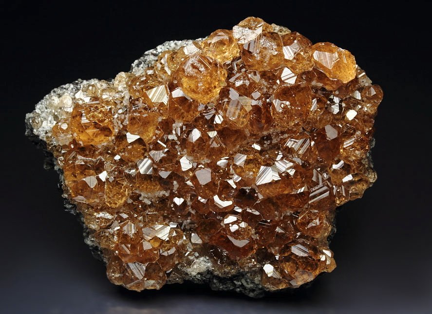 gem GARNET var. GROSSULAR