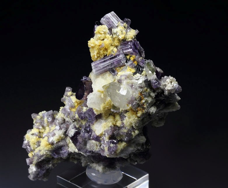 gem FLUORAPATITE, ALBITE, QUARTZ