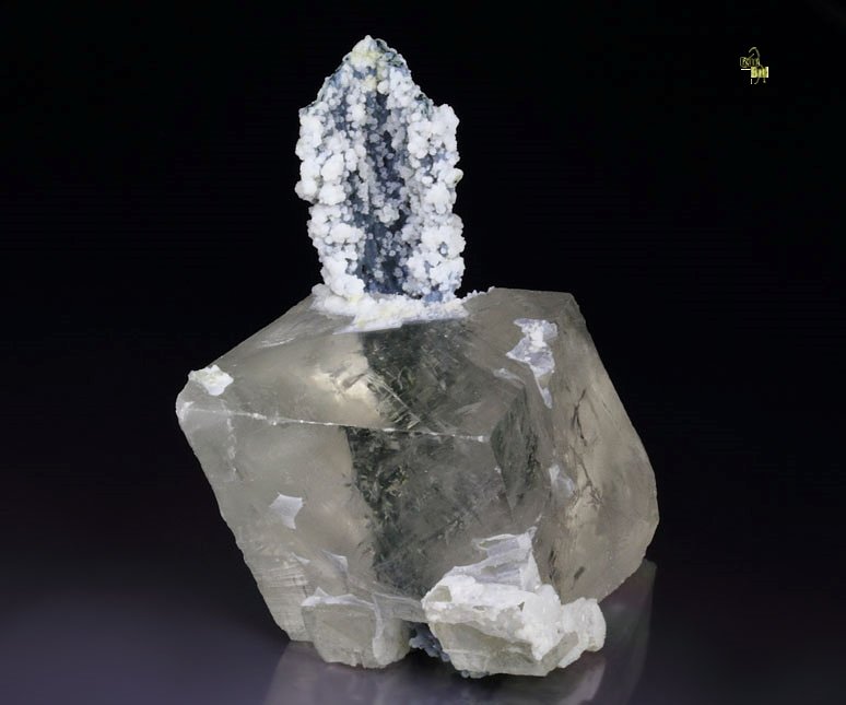 CALCITE, CHALCEDONY, MORDENITE