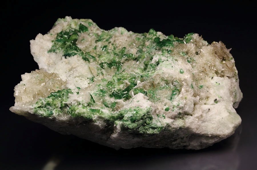 gem VESUVIANITE var. CHROMIAN, DIOPSIDE