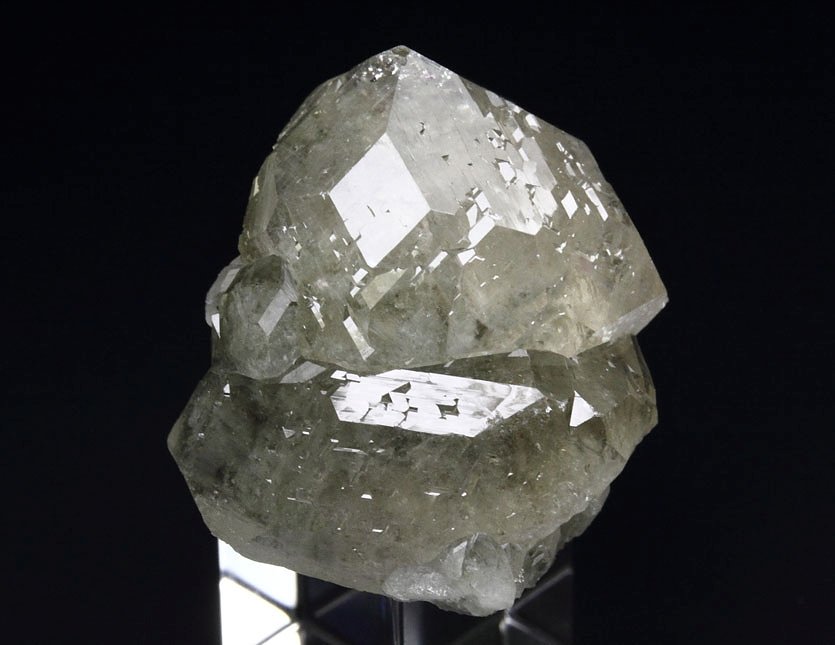 colorless gem GARNET var. GROSSULAR