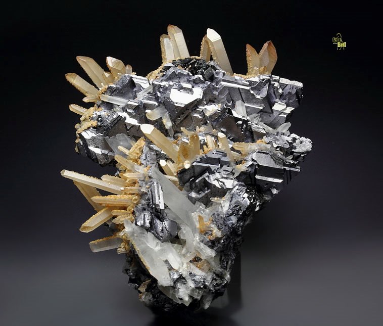 GALENA - SPINEL LAW TWIN, QUARTZ, SPHALERITE, CALCITE