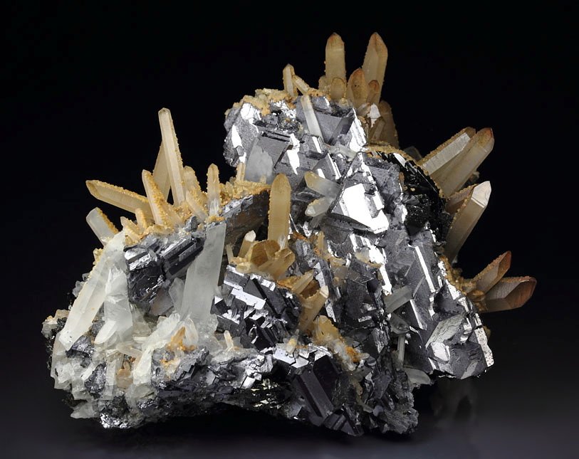 GALENA - SPINEL LAW TWIN, QUARTZ, SPHALERITE, CALCITE