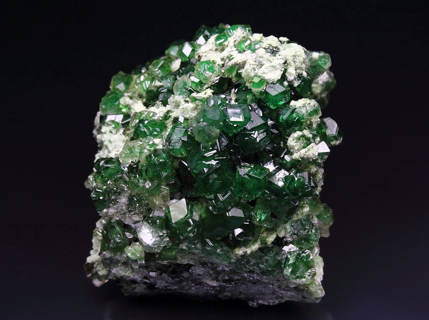 gem GARNET var. GROSSULAR var. CHROMIAN, DIOPSIDE