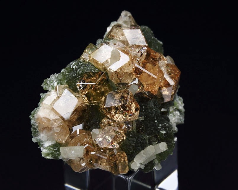 gem GARNET var. GROSSULAR, CLINOCHLORE, DIOPSIDE