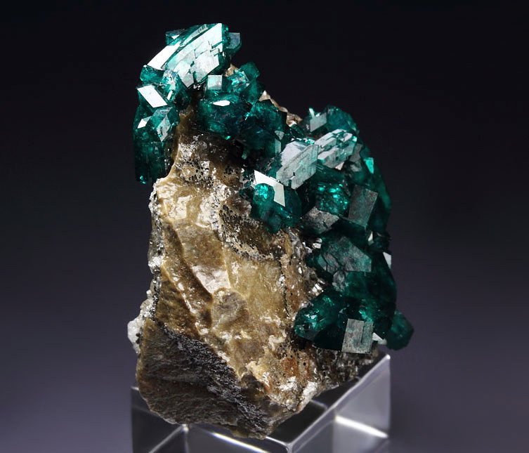 gem DIOPTASE, CALCITE