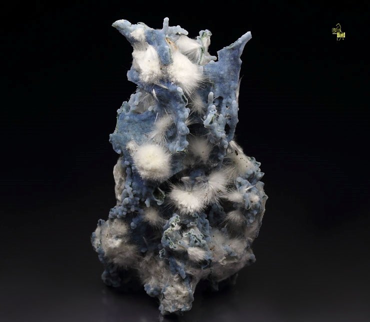 MORDENITE, blue QUARTZ var. CHALCEDONY