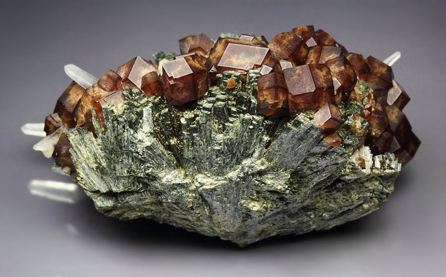 GARNET var. ANDRADITE, QUARTZ, HEDENBERGITE