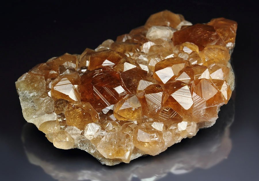 gem GARNET var. GROSSULAR