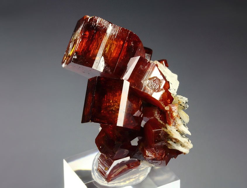 gemmy skeletal VANADINITE, BARYTE