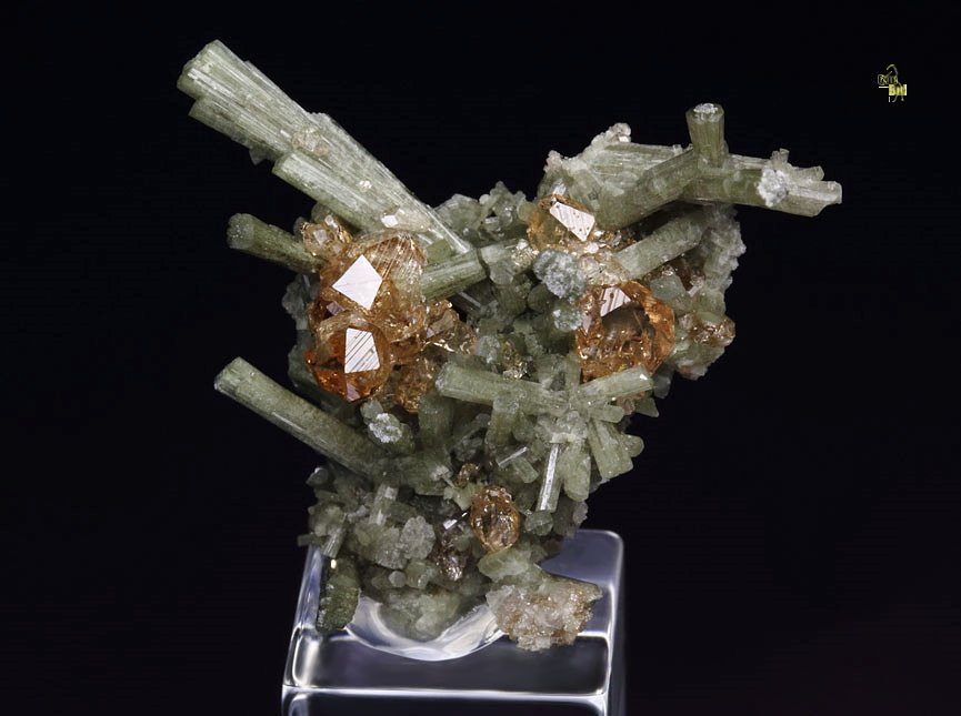 gem GARNET var. GROSSULAR, DIOPSIDE