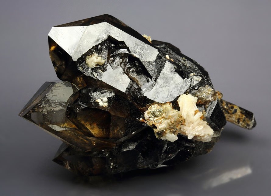 QUARTZ var. SMOKY, ALBITE