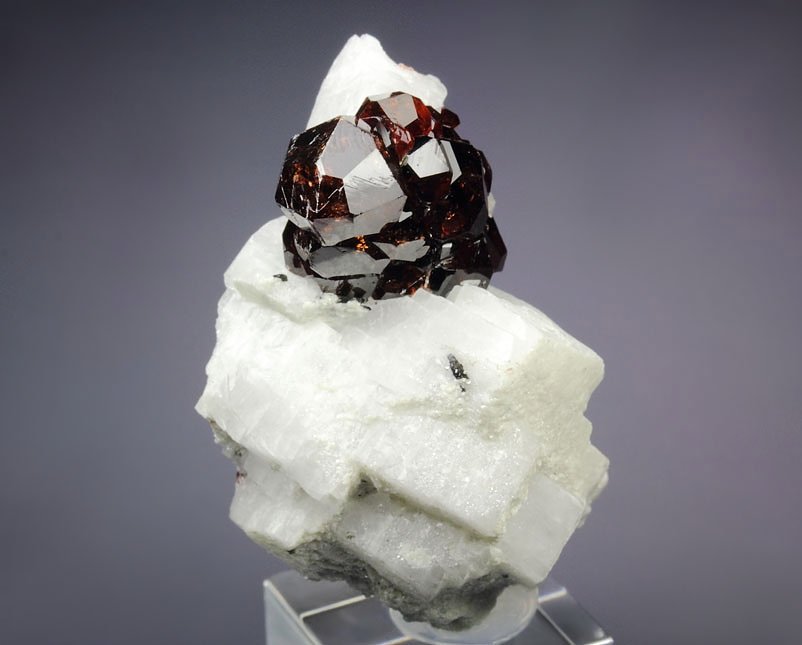 gem GARNET var. SPESSARTINE, ALBITE